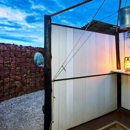 Etendeka Mountain Camp ดามาราลันด์ ภายนอก รูปภาพ