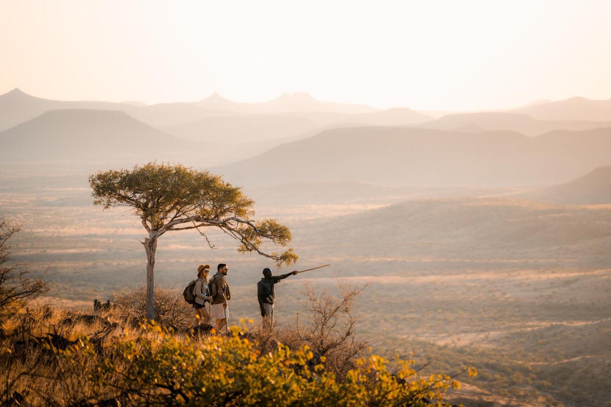 Etendeka Mountain Camp ดามาราลันด์ ภายนอก รูปภาพ
