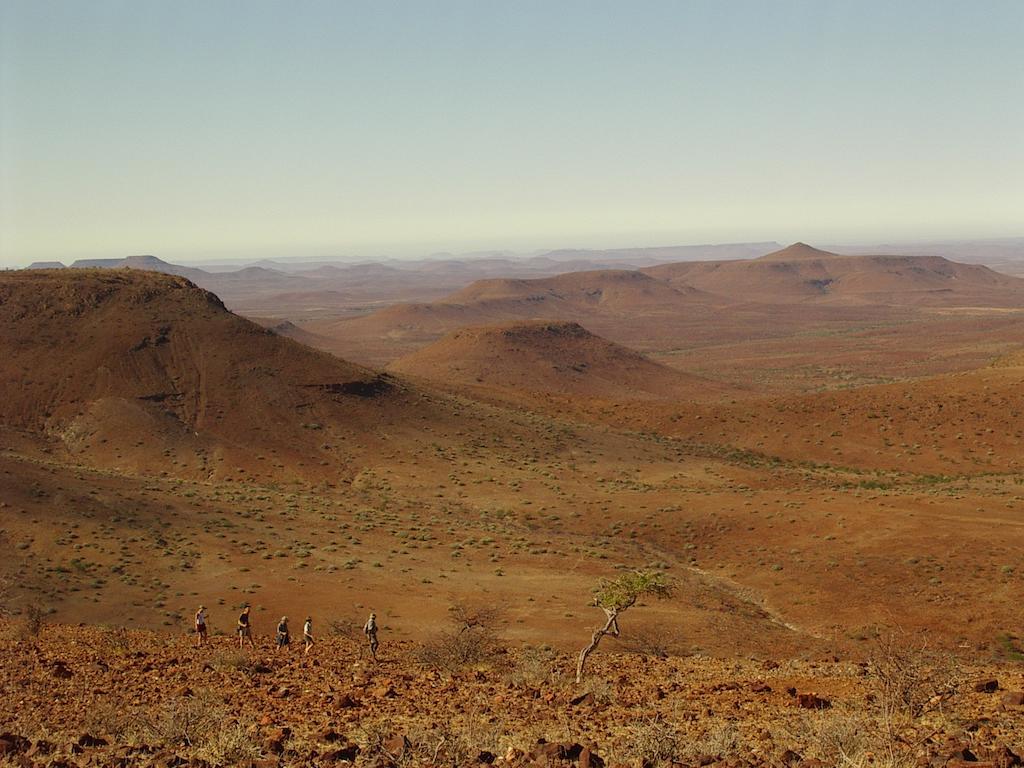 Etendeka Mountain Camp ดามาราลันด์ ภายนอก รูปภาพ