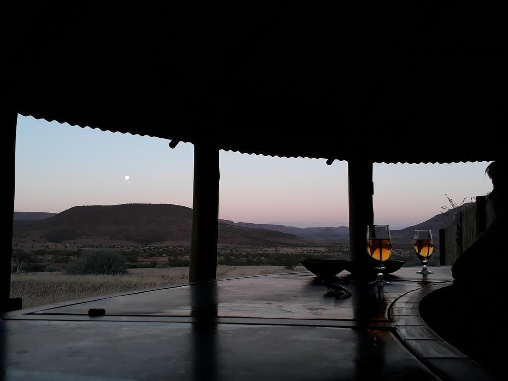 Etendeka Mountain Camp ดามาราลันด์ ภายนอก รูปภาพ
