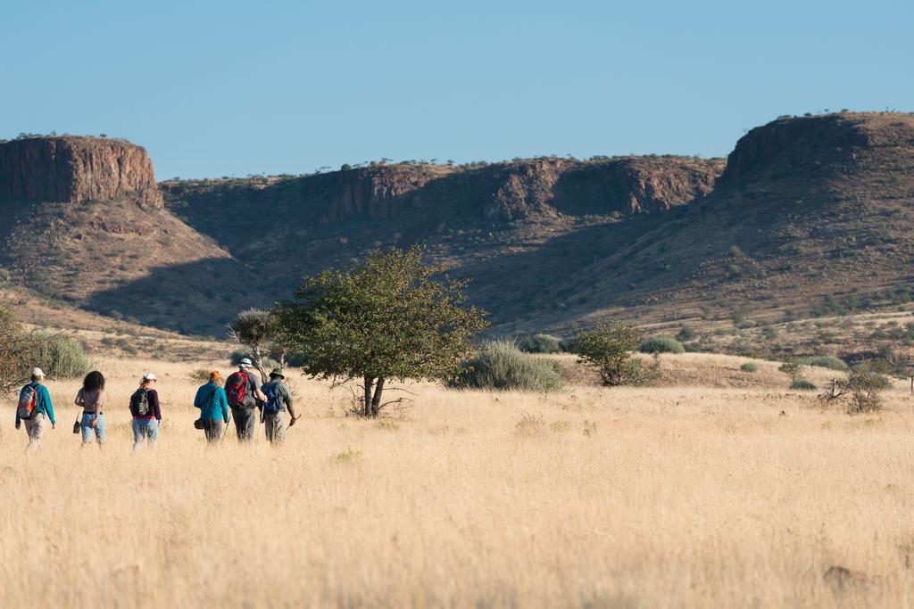 Etendeka Mountain Camp ดามาราลันด์ ภายนอก รูปภาพ