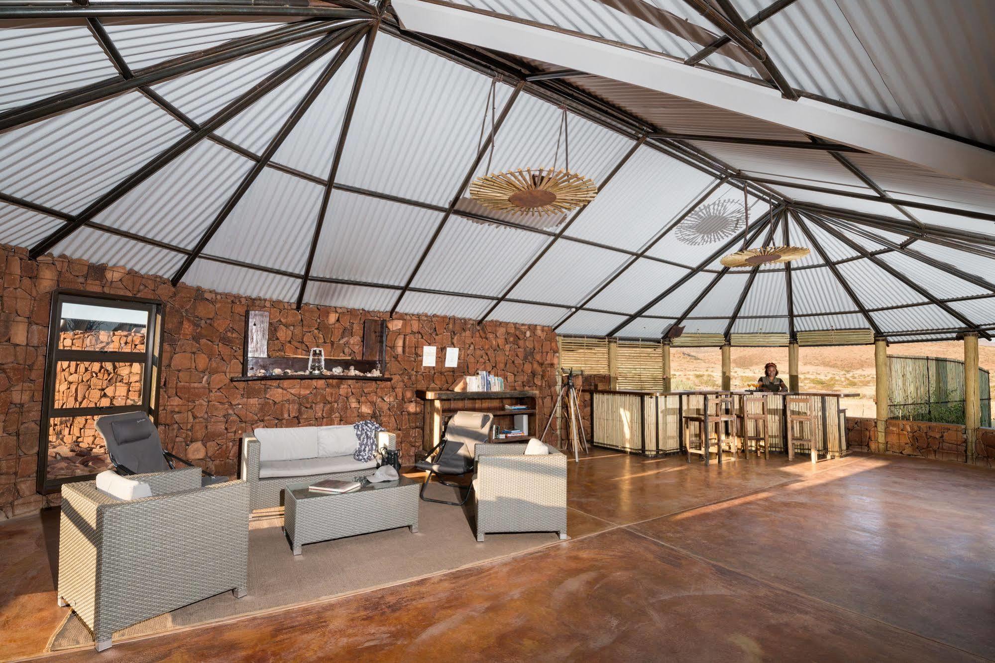 Etendeka Mountain Camp ดามาราลันด์ ภายนอก รูปภาพ