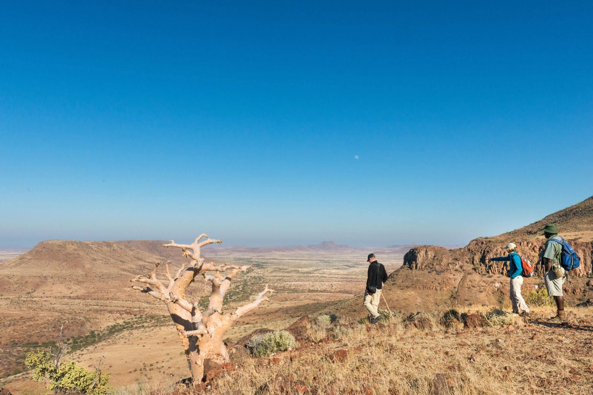 Etendeka Mountain Camp ดามาราลันด์ ภายนอก รูปภาพ