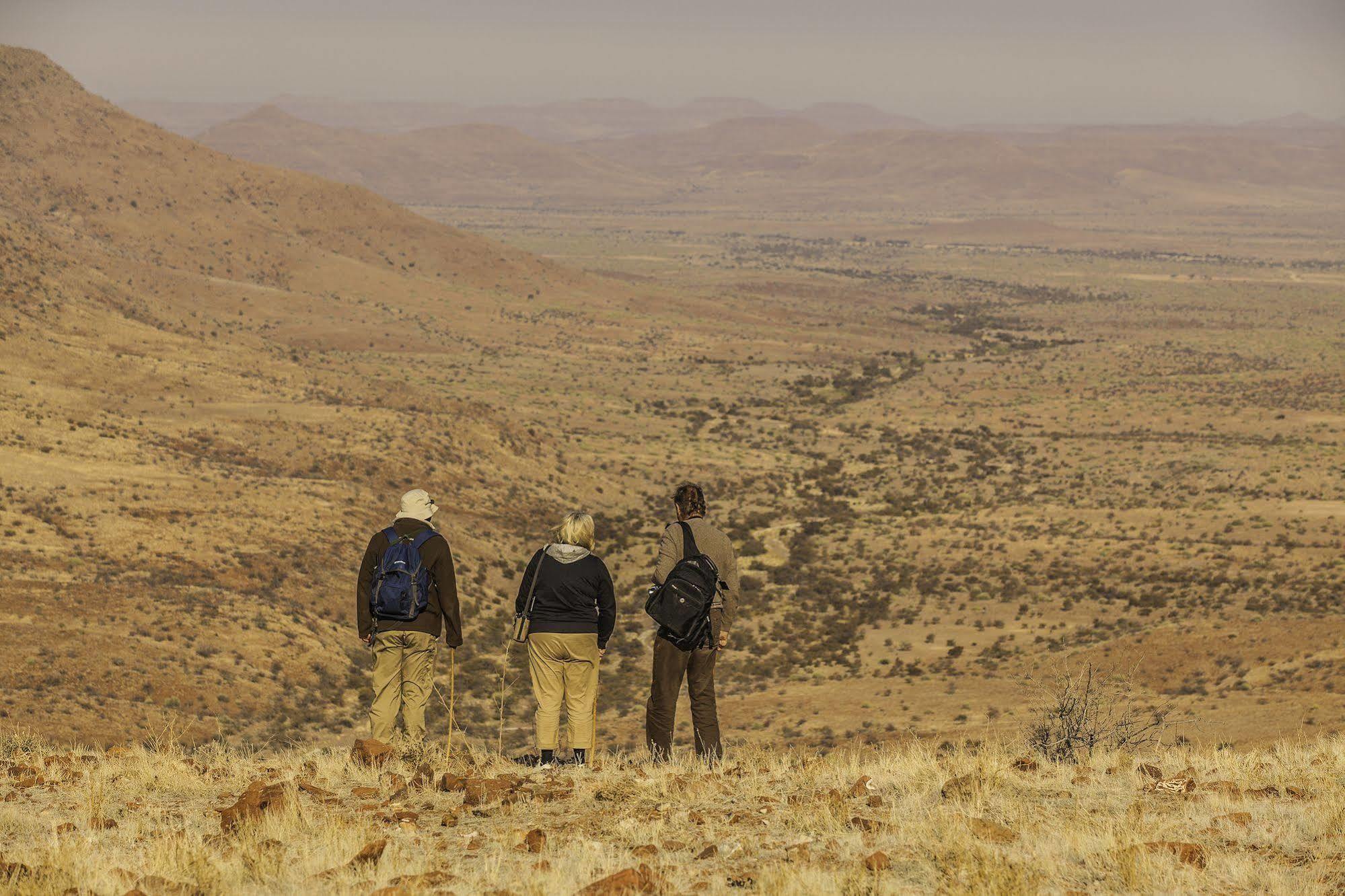 Etendeka Mountain Camp ดามาราลันด์ ภายนอก รูปภาพ
