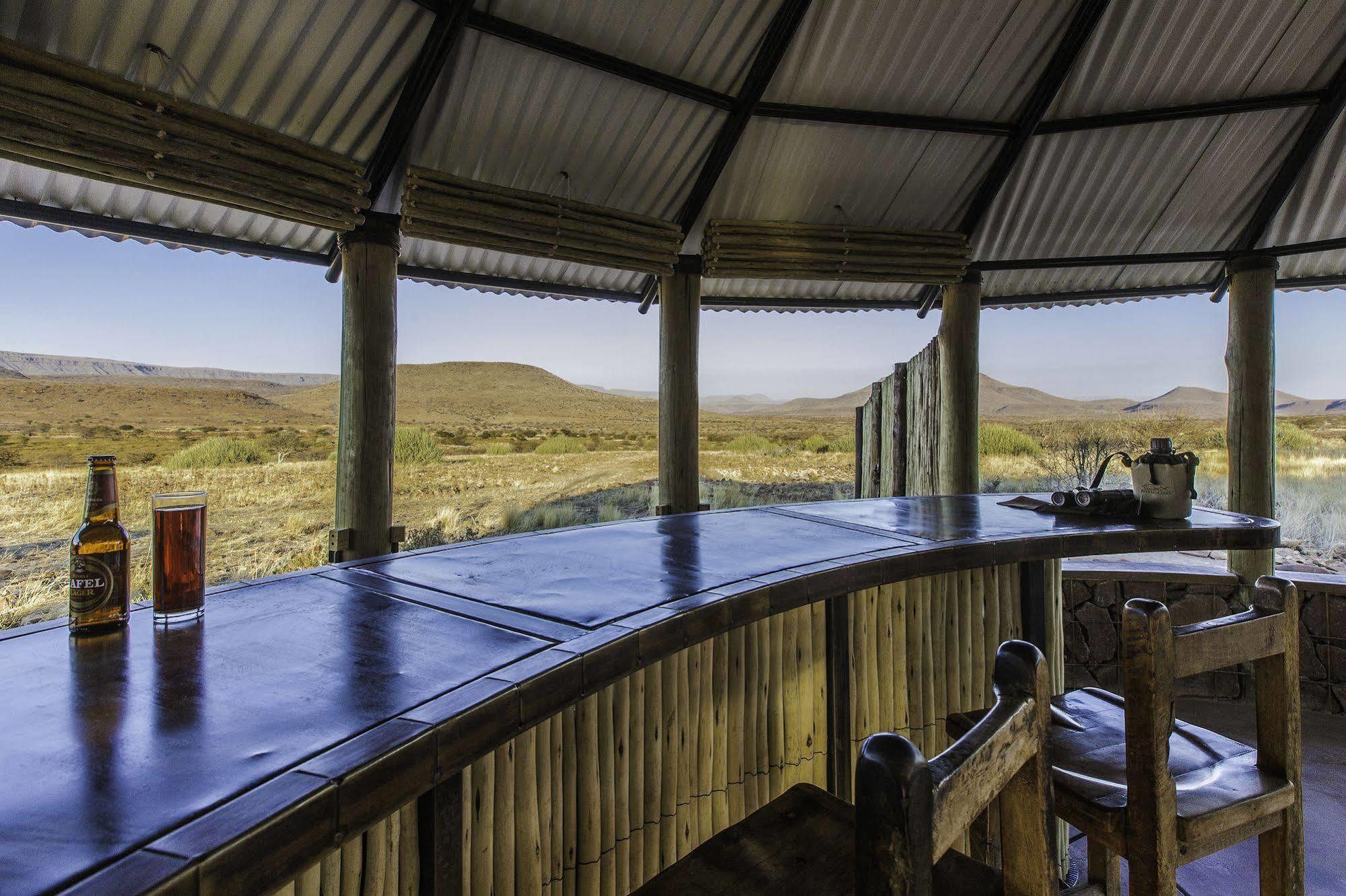 Etendeka Mountain Camp ดามาราลันด์ ภายนอก รูปภาพ