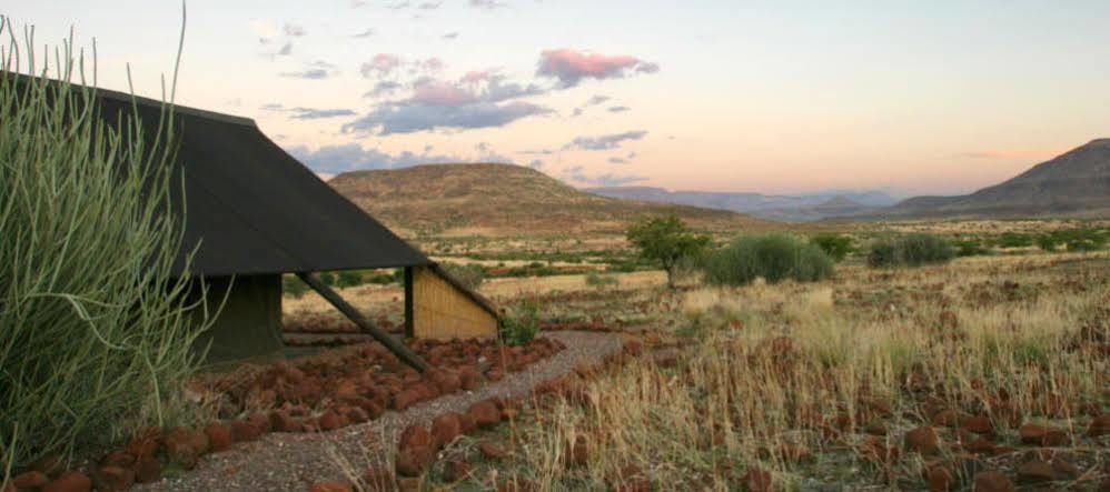 Etendeka Mountain Camp ดามาราลันด์ ภายนอก รูปภาพ