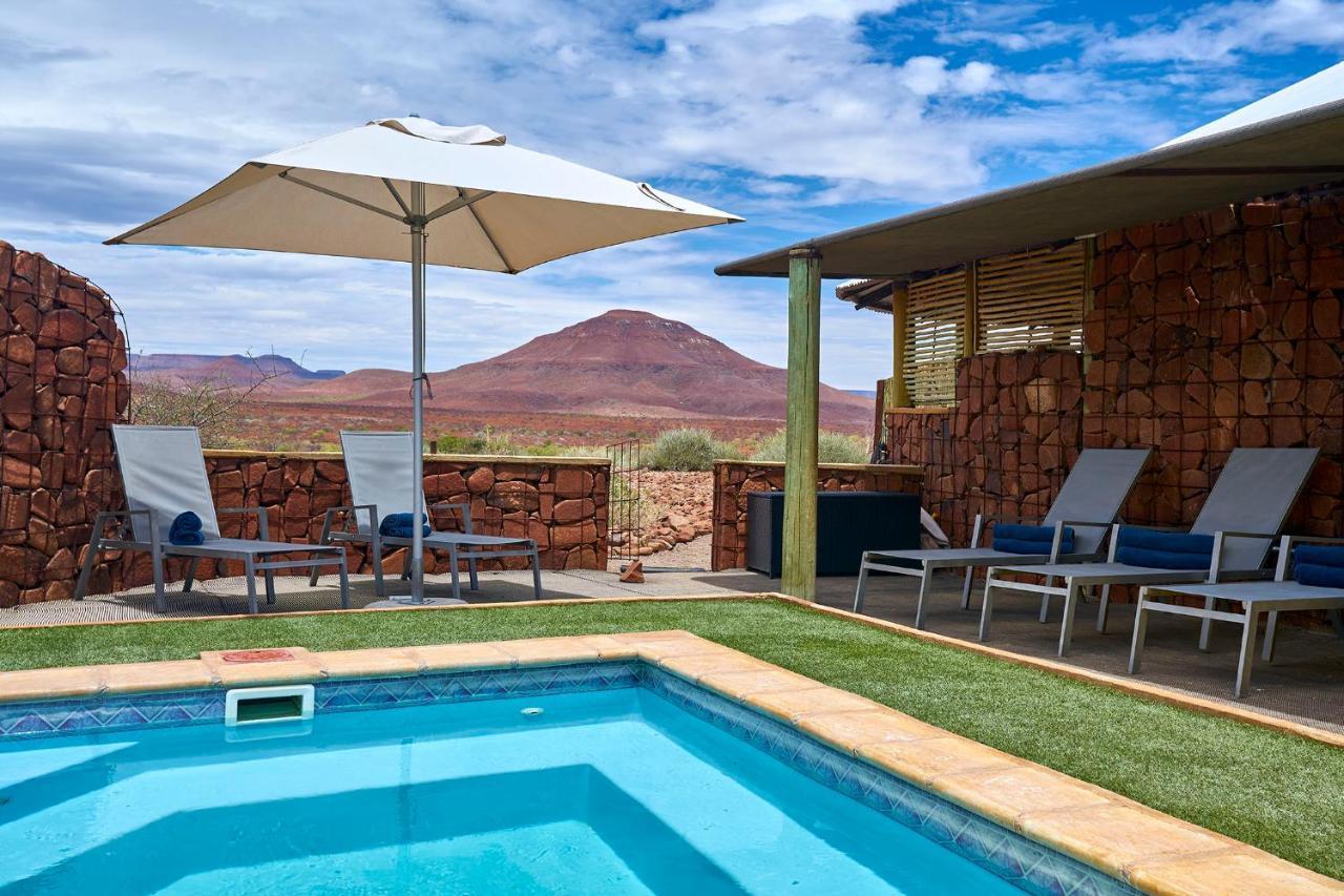 Etendeka Mountain Camp ดามาราลันด์ ภายนอก รูปภาพ